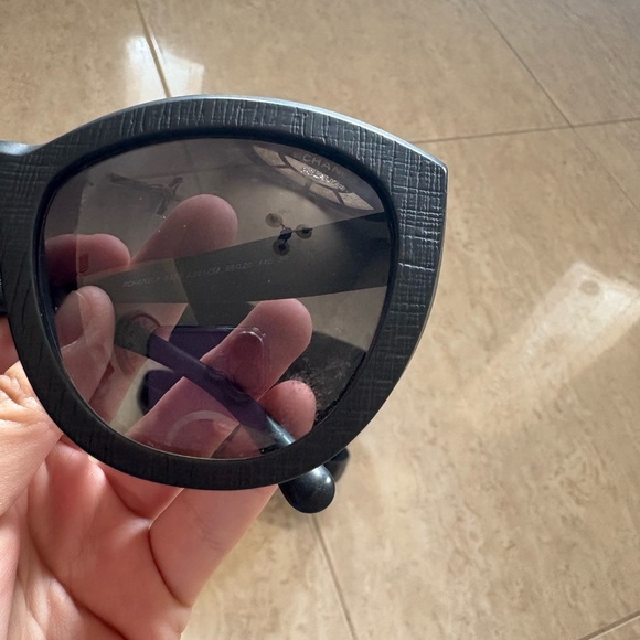 CHANEL sunglasses - Picture 2 of 8
